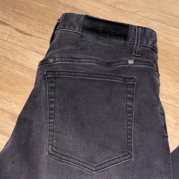 Givenchy men’s black/dark gray slim fit denim jeans size medium 32” designer